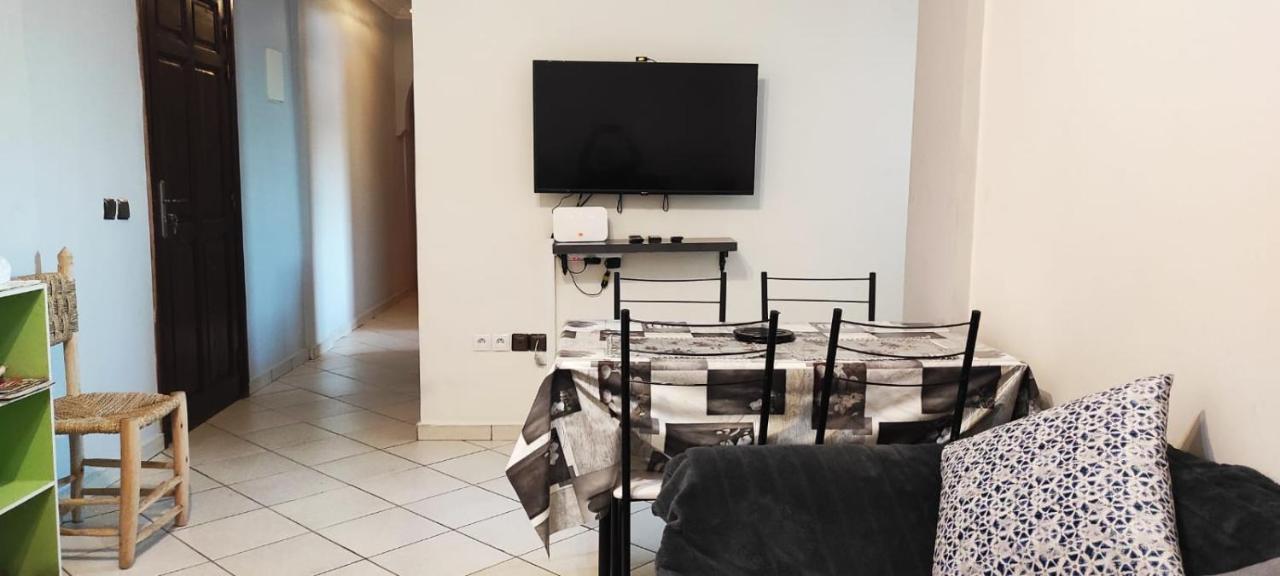 Bright Air Conditioned Apartment Near City Center Marrakesh Ngoại thất bức ảnh